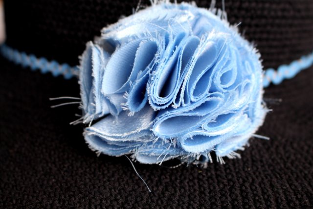 Opaska niebieski kwiat gumka