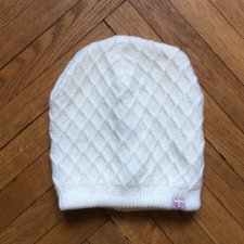 ciepła czapka off-white