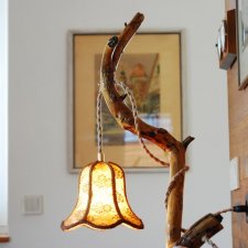 Duża naturalna lampa z drewna, abażur lata 60-te,