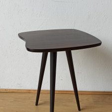 Drewniany stół na trzech nogach, design lata 70.