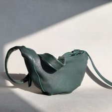 Rogalik - zielona skórzana torebka wiązana na supeł